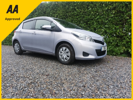 2014 Toyota Yaris 1.3 4 CYLINDER AUTOMATIC ONLY 18,120KMS HI SPEC CAR CLIMATE CONTROL REVERSE CAMERA LARGE TOUCH SCREEN MULTI MEDIA SYSTEM REMOTE CENTRAL LOCKING 2 FACTORY REMOTE KEYS PRIVACY GLASS FACTORY IMMOBILISER