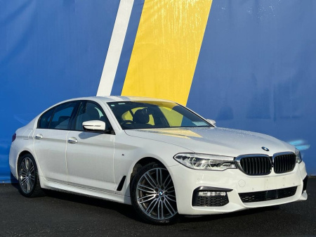 2018 BMW 5 Series 523d M-SPORT 2.0 AUTO // SUEDE/CLOTH M-SPORT SEATS // HEADS-UP DISPLAY // APPLE CARPLAY/ANDROID AUTO