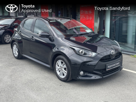 2021 Toyota Yaris HYBRID LUNA // REAR CAMERA // TOYOTA SAFETY SENSE // BLUETOOTH // AIR CON // FULL WARRANTY
