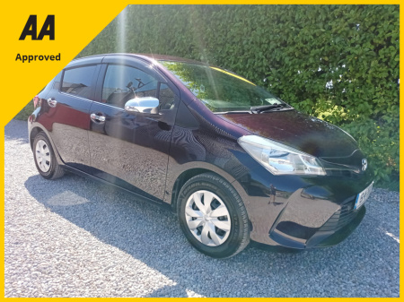 2015 Toyota Yaris 1.3 4 CYLINDER AUTOMATIC HIGH SPEC LUXURY VELOUR INTERIOR AIR CON CLIMATE CONTROL REMOTE CENTRAL LOCKING PRIVACY GLASS WIND DEFLECTORS REVERSE CAMERA PARK DISTANCE SENSORS NCT AND ROAD TAX