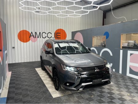 2020 Mitsubishi Outlander 2020 MITSUBISHI OUTLANDER PHEV 2.4L HYBRID / 81K KMS / CRUISE CONTROL, REVERSE CAMERA, HEATED SEATS & MORE
