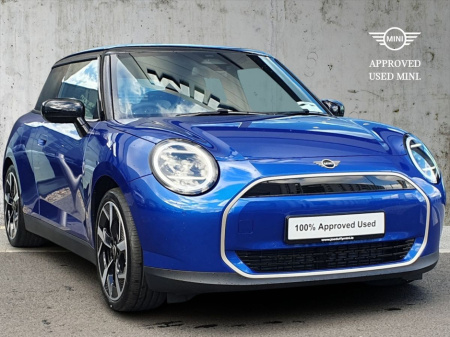 2025 MINI Hatch Cooper E €35,000