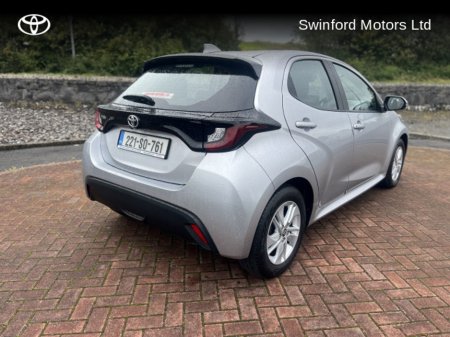 2022 Toyota Yaris YARIS 1.5 LUNA M/D €21,950