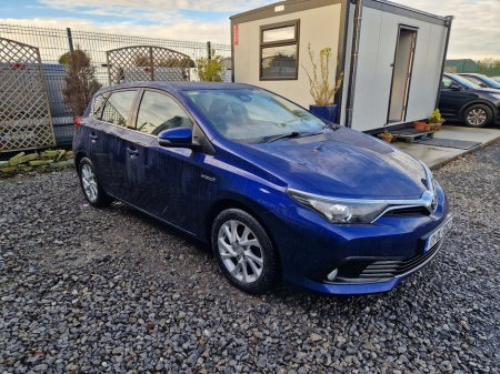 2017 Toyota Auris Hybrid Luna €14,250
