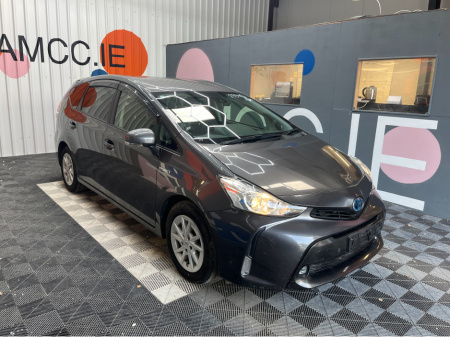 2017 Toyota Prius Alpha 1.8 HYBRID PRIUS 7 SEATER / 60k KMs / Automatic / Cruise Control & Reverse Camera