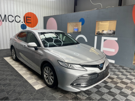 2019 Toyota Camry 2.5 HYBRID / 64k KMs / BACKUP CAMERA, ELECTRIC SEATS & MORE