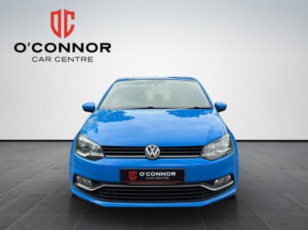 2015 Volkswagen Polo “Blue, Bright, and Brilliant on Fuel.” €9,888