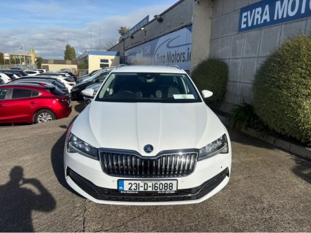 2023 Skoda Superb COMBI ESTATE STYLE AUTOMATIC 2.0 TDI DIESEL 150HP //HIGH SPEC//FULL LEATHER//ADAPTIVE CRUISE CONTROL//SAT NAV//KEYLESS ENTRY// €33,950