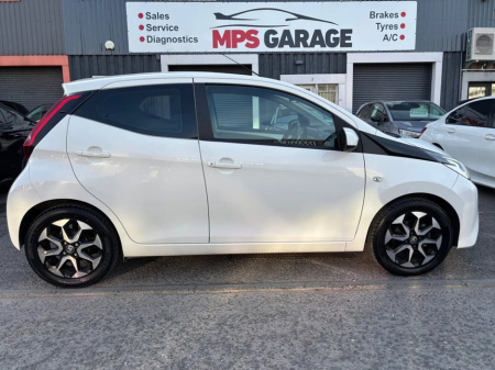 2021 Toyota Aygo 1.0 VVT-i x-play Smartphone €12,500