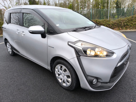 2016 Toyota Sienta  €11,999