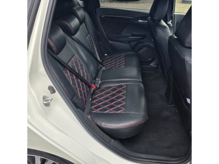 2017 Honda Fit DAA-GP5 €12,950