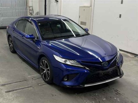 2019 Toyota Camry Stunning Camry in Royal blue colour, with Leather and Heated seats .