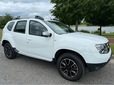 2016 Dacia Duster ONE OWNER 23K MILES PRESTIGE MODEL