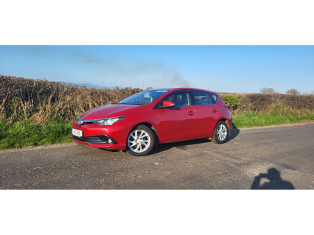 2016 Toyota Auris 1.4 D-4D (90) 5Dr Luna €8,900