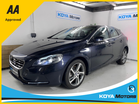 2016 Volvo V40 2.0 D4 SE LUXURY DIESEL AUTOMATIC // MASSIVE SPEC //  FULL HEATED LEATHER // REVERSING CAMERA // CRUISE CONTROL // LANE ASSIST // COLLISION WARNING SYSTEM // UPGRADED SPORT ALLOYS €15,950
