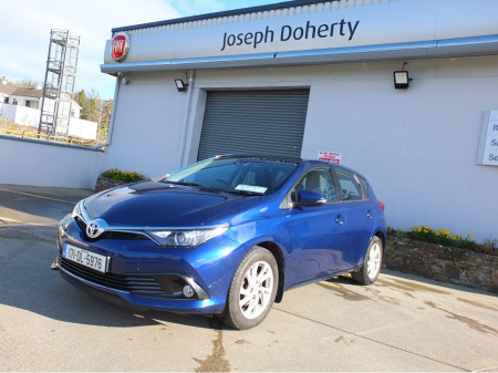 2017 Toyota Auris 1.2T ICON+ €14,995