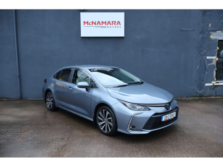 2022 Toyota Corolla HYBRID LUNA SPORT 4DR  Only 36,000KM  Exceptional Condition! €26,995