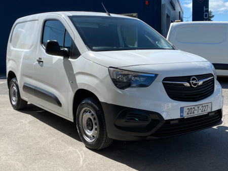 2020 Opel Combo 1.5 Turbo D 100PS Energy 5 Seater €15,500