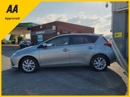 2016 Toyota Auris 1.2T 5DR LUNA 4DR €13,950