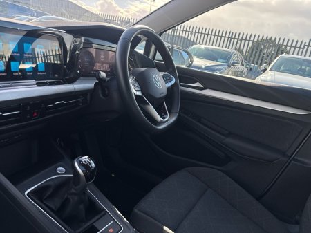 2024 Volkswagen Golf 2.0 TDI 115HP Life €30,975