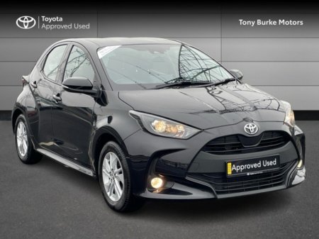 2022 Toyota Yaris - Petrol - Luna Edition - 1.0 - 5dr - Camera & Excellent Features - EUR 200 Tax // Front Electric Windows // Rear Electric Windows // Electric Mirrors // Apple Carplay // Android Auto