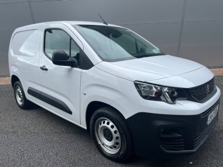 2024 Peugeot Partner 