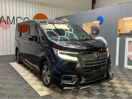 2018 Honda Stepwagon 2.0 HYBRID AUTOMATIC / 96k KMs / Reverse Camera, Adaptive Cruise & More