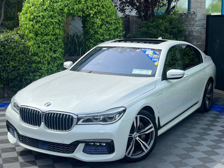 2017 BMW 7 Series 740e M-SPORT 2.0 PLUG-IN HYBRID AUTO *HUGE SPEC* // OPENING SUNROOF // HARMAN/KARDON SOUND SYSTEM // MASSAGE SEATS