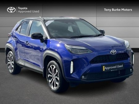 2025 Toyota Yaris Cross - Save EUR 2,600 - LunaSport BiTone - 1.5 Hybrid - Automatic - EUR 180 Tax // Remote Central Locking // Front Electric Windows // Rear Electric Windows // Electric Mirrors // Finger Tip Stereo Control
