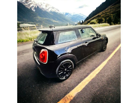 2016 MINI Hatch  €11,995