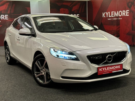 2018 Volvo V40 1.5 AUTOMATIC - UPGRADED INTERIOR - REVERSE CAMERA/PARKING RADAR