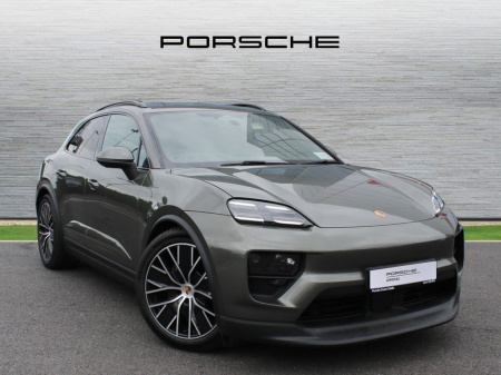 2025 Porsche Macan 4 Electric €121,000