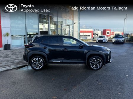 2025 Toyota Yaris Cross SOL €36,950