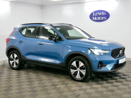 2022 Volvo XC40  €39,950
