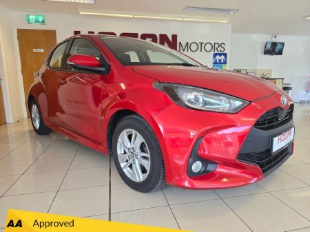 2022 Toyota Yaris Hybrid Luna Automatic