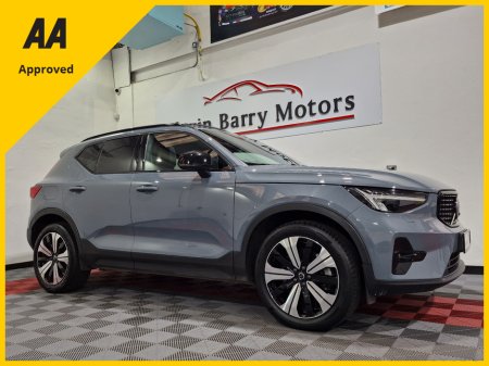 2023 Volvo XC40 T5 ULTIMATE (PAN ROOF) RECHARGE AUTOMATIC **ONE OWNER / APPLE CARPLAY / ELECTRIC SUNROOF / HARMAN KARDON SOUND / HEATED FRONT & REAR SEATS / 360 DEGREE PARKING CAMERA / WIRELESS PHONE CHARGING**