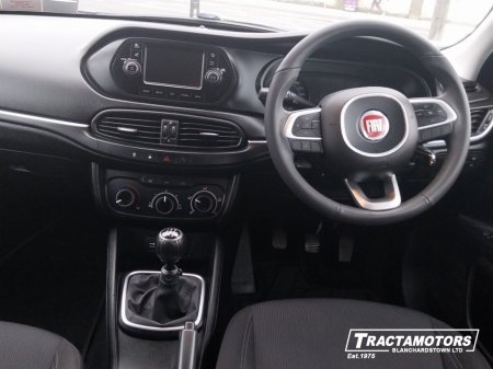 2017 Fiat Tipo HB 1.4 95BHP EASY 5DR €9,999