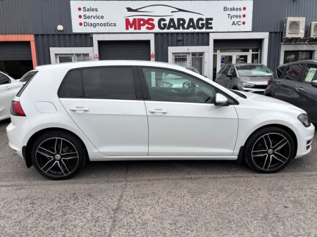 2015 Volkswagen Golf  €13,750