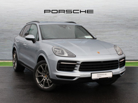 2023 Porsche Cayenne E-Hybrid €80,000