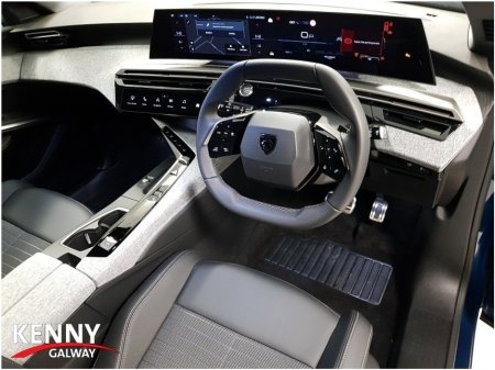 2025 Peugeot 5008 eALLURE 73KWH 210BHP €51,800