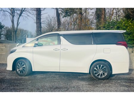 2016 Toyota Alphard  €41,999