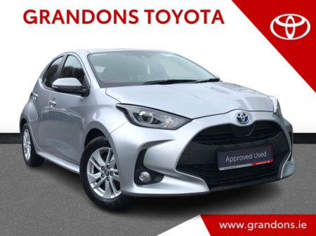 2023 Toyota Yaris HYBRID LUNA - GRANDONS