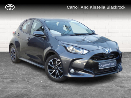 2022 Toyota Yaris Hybrid Luna Sport