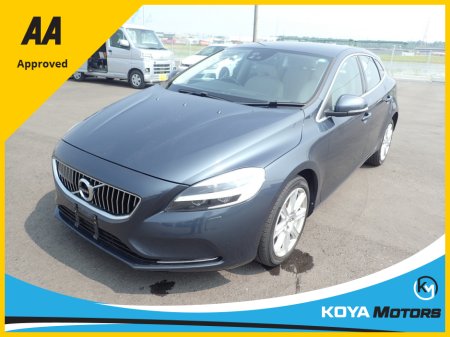 2017 Volvo V40 D4 2.0 INSCRIPTION PRO DIESEL AUTOMATIC // FULL ELECTRIC HEATED LEATHER // NORDIC LIGHT OAK INLAYS // FACELIFT MODEL // HARMON KARDON PRO // IMMACULATE EXAMPLE €16,950