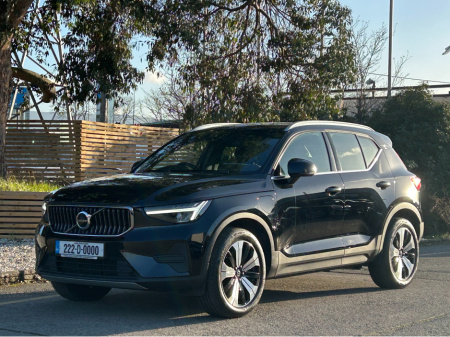 2022 Volvo XC40 CORE T4 RECHARGE AUTO €31,900