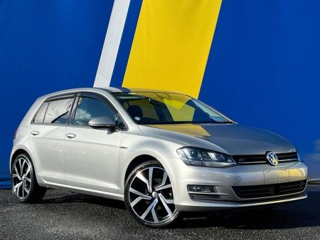 2015 Volkswagen Golf R-LINE PACK 1.2 TSI // COMFORTLINE // SERVICE HISTORY // DUAL ZONE CLIMATE CONTROL // BLUETOOTH MUSIC