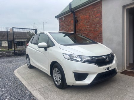 2016 Honda Fit  €11,500