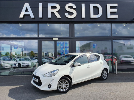 2015 Toyota Aqua 1.5 HYBRID €10,950