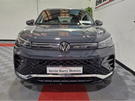 2024 Volkswagen Tiguan 1.5TSi PHEV R-LINE AUTOMATIC **ONE OWNER / NEW MODEL / APPLE CARPLAY / ADAPTIVE CRUISE CONTROL / BLIND SPOT ASSIST / HEATED & MASSAGE FRONT SEATS / HEATED STEERING WHEEL / WIRELESS PHONE CHARGING** €47,900