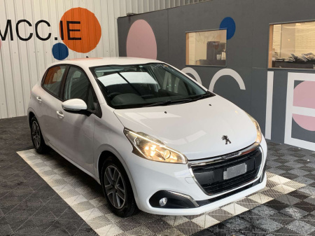2016 Peugeot 208 1.2 Petrol Manual  / 57k KMs / Peugeot 208 Manual